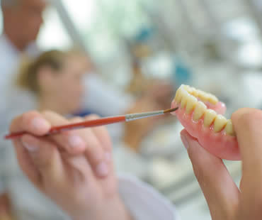 The Do's and Don'ts of Denture Care